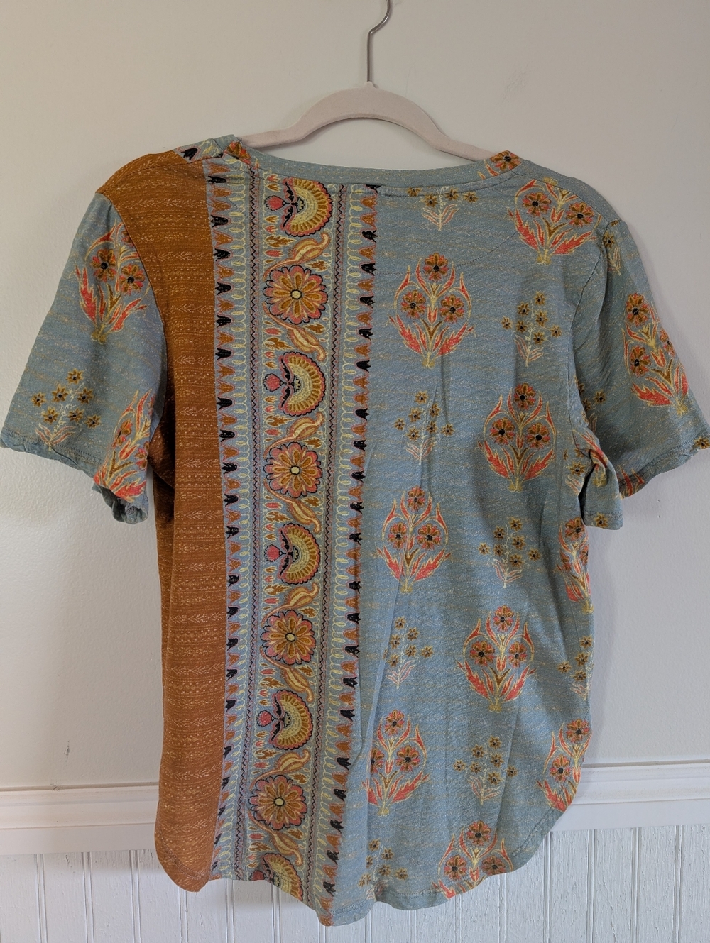 Boho Cute Split Hem Tee - Picture 2 of 4